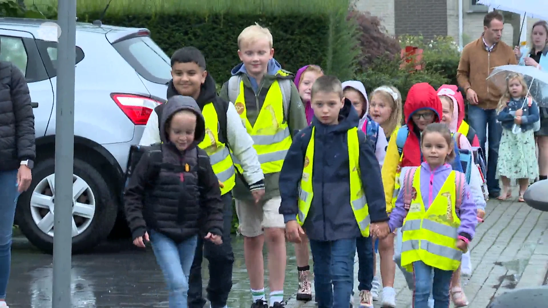 Een veilige start van het nieuwe schooljaar met een rookgordijn in Kruibeke, en fluo in Schoonaarde