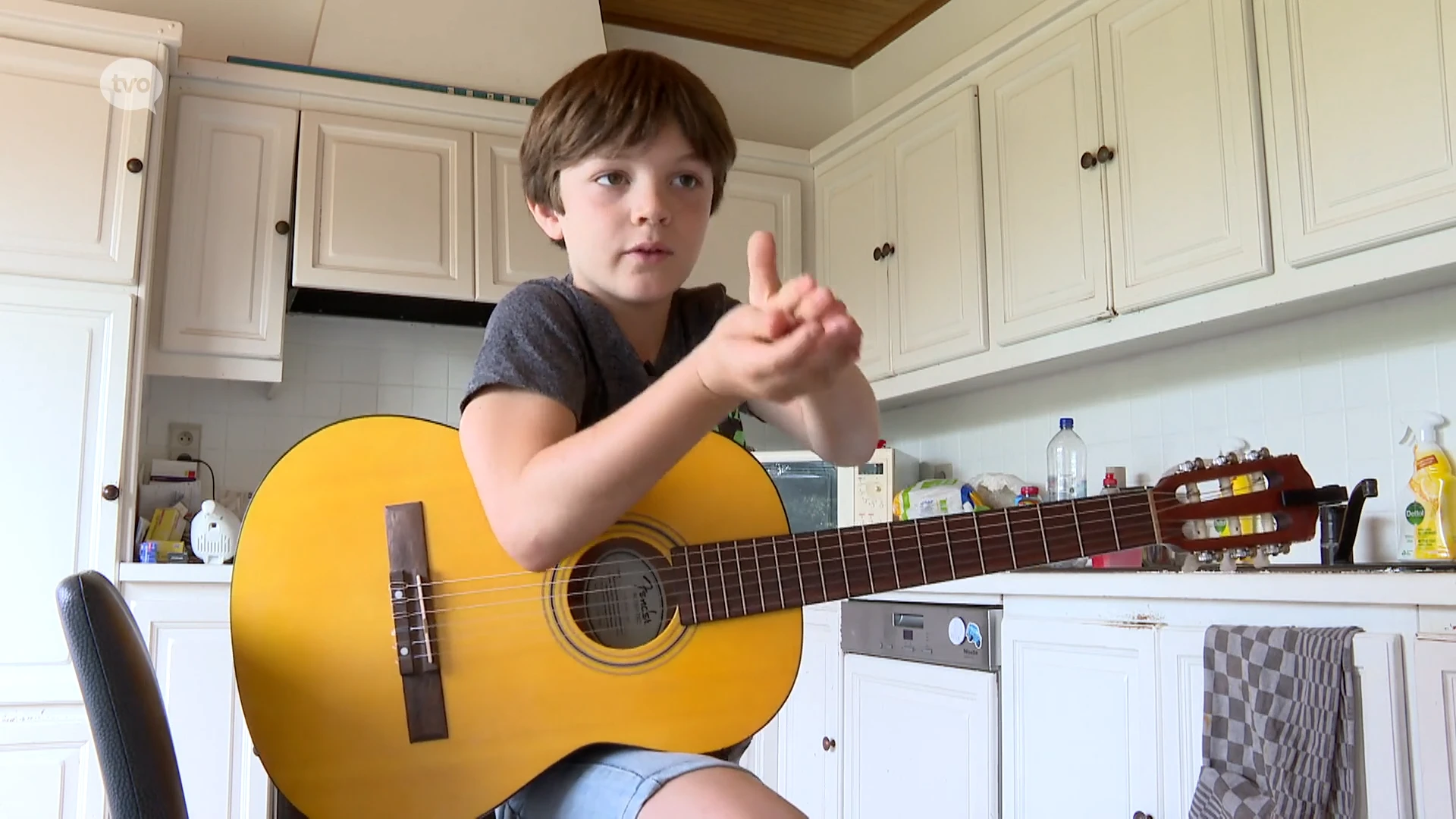 Kamiel (9) kruipt op podium tijdens Miles Kane: "Ik trilde helemaal!"