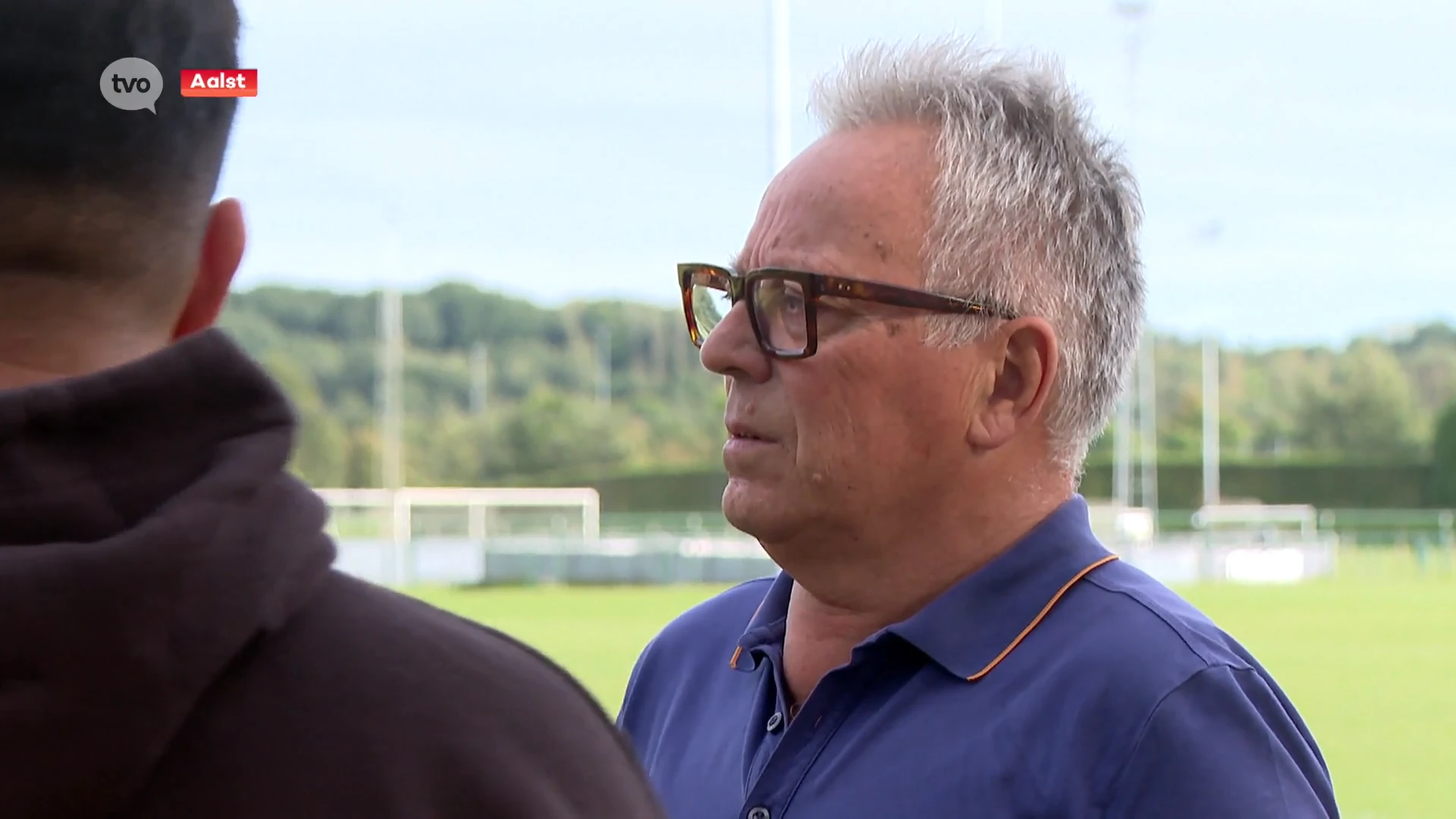 Regi Van Acker leidt eerste training bij Eendracht Aalst: "Ik wil promoveren!"