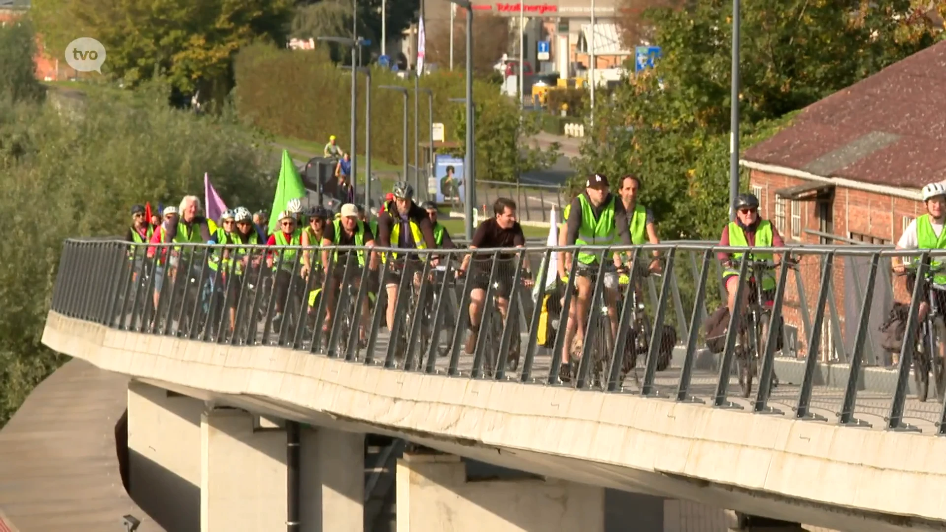 80 klimaatfietsers rijden langs toekomstige overstromingslijn in Wetteren: "Vanaf 2100 kan het hier regelmatig overstromen"