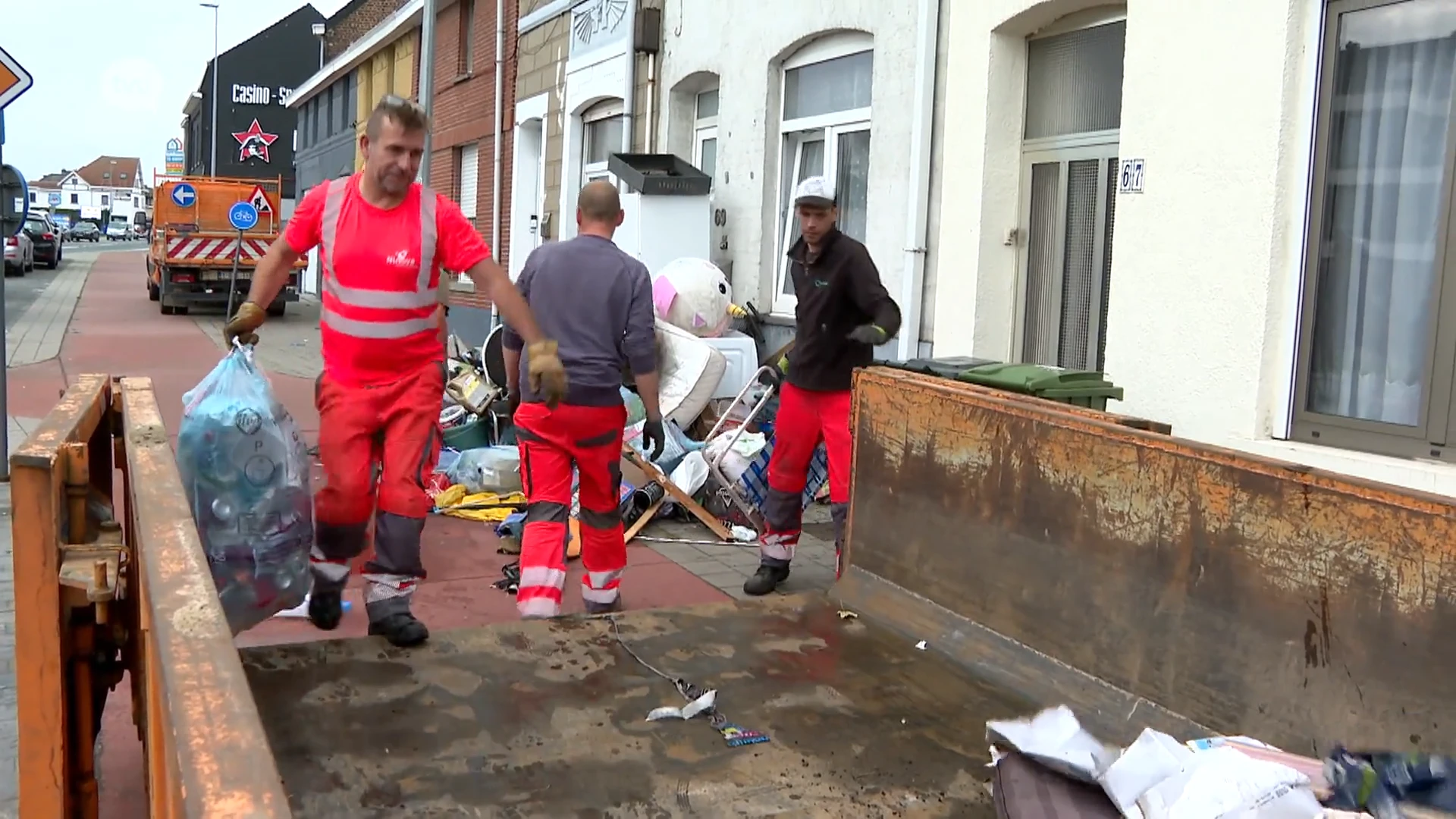 Volledige inboedel op straat gedumpt in Ninove