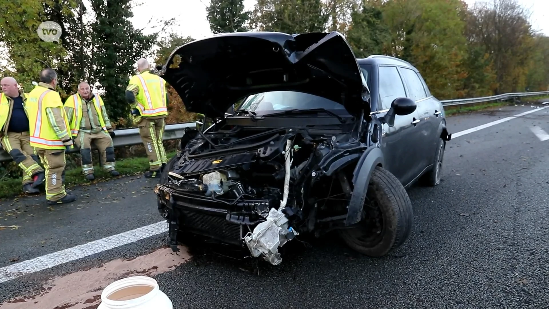 Auto met 4 Franse jongeren crasht op E17 in Kruibeke