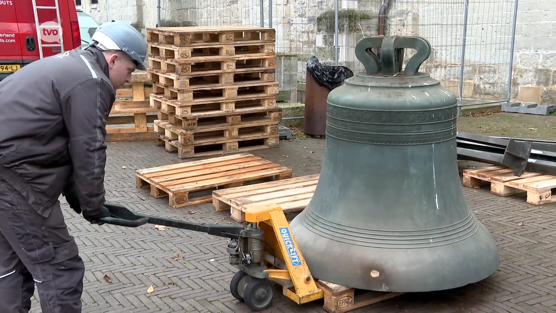 Restauratiewerken aan Zottegemse Onze-Lieve-Vrouw Hemelvaarkerk: na de toren zijn nu ook de klokken eraf