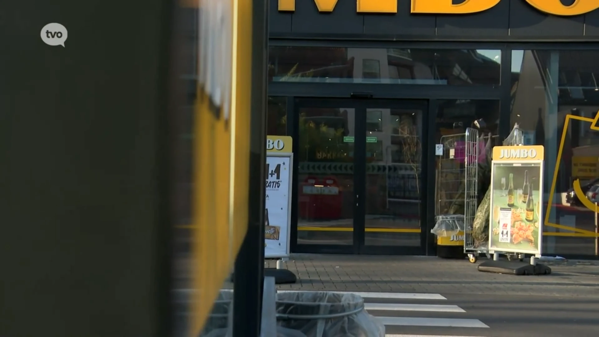 Exhibitionist teistert Jumbo in Stekene: "Alles open en bloot... Walgelijk!"