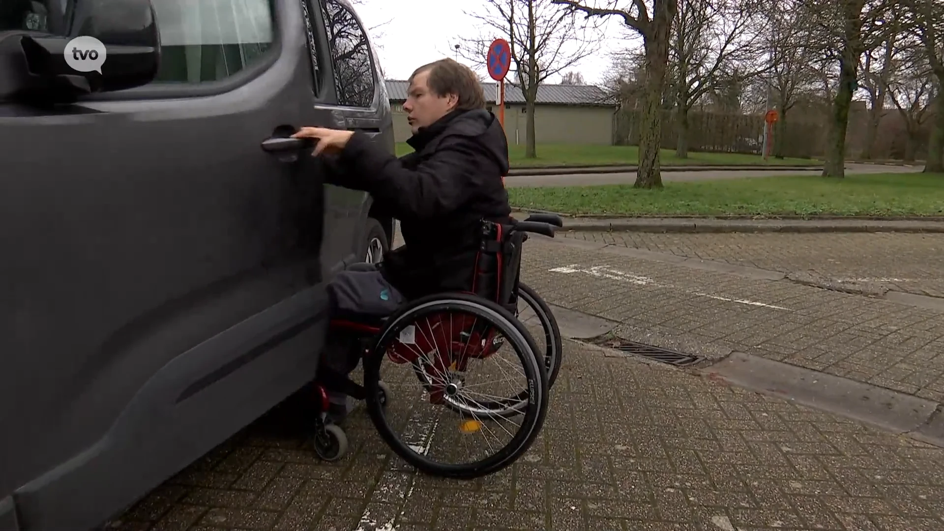 Al maanden geen parkeerplaatsen meer voor mensen met een beperking aan sporthal Appels