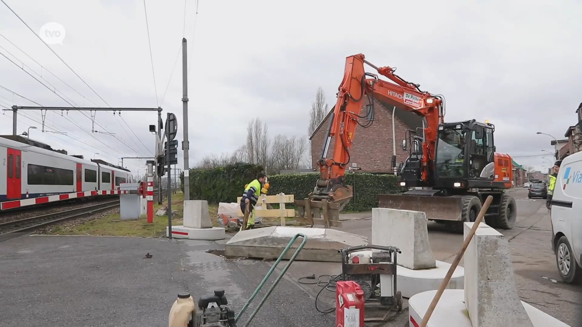 Aannemer breekt tractorsluis op, overweg aan station Melsele terug open voor alle verkeer