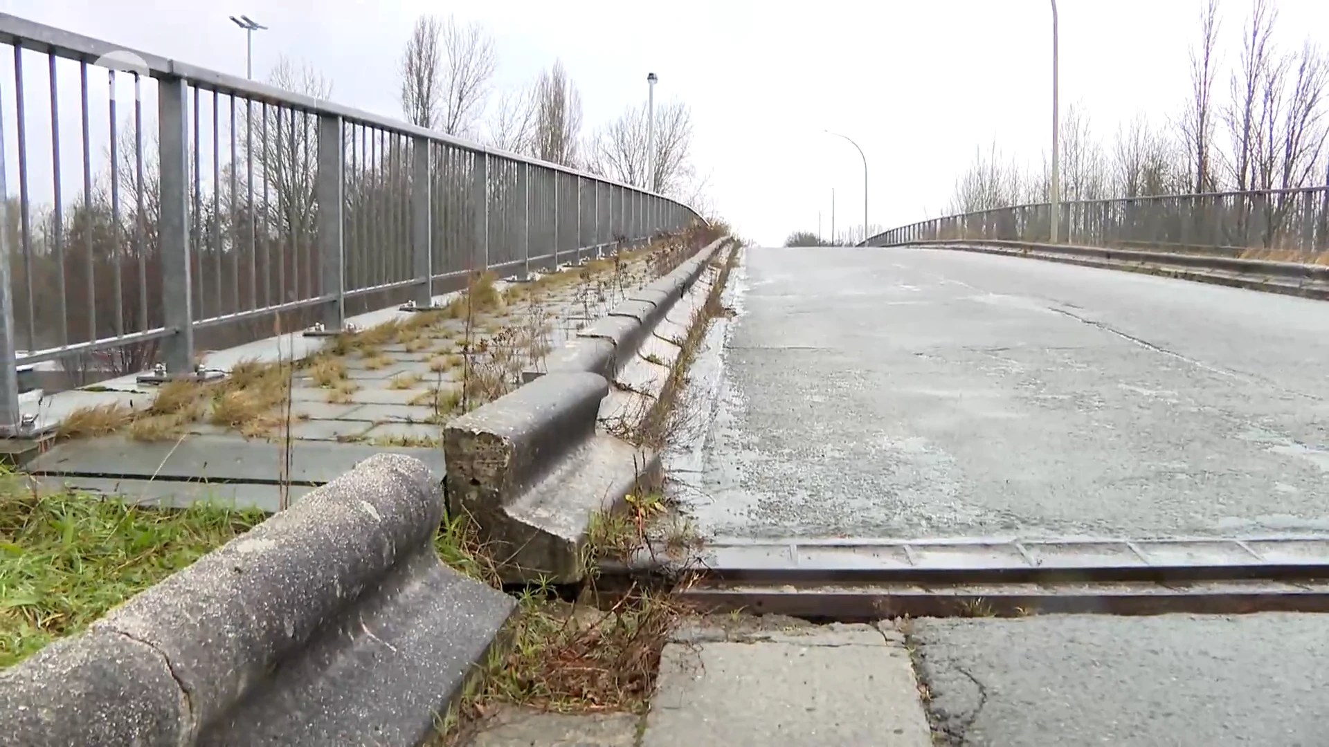 Brug over E17 in Laarne enkele weken afgesloten voor het verkeer