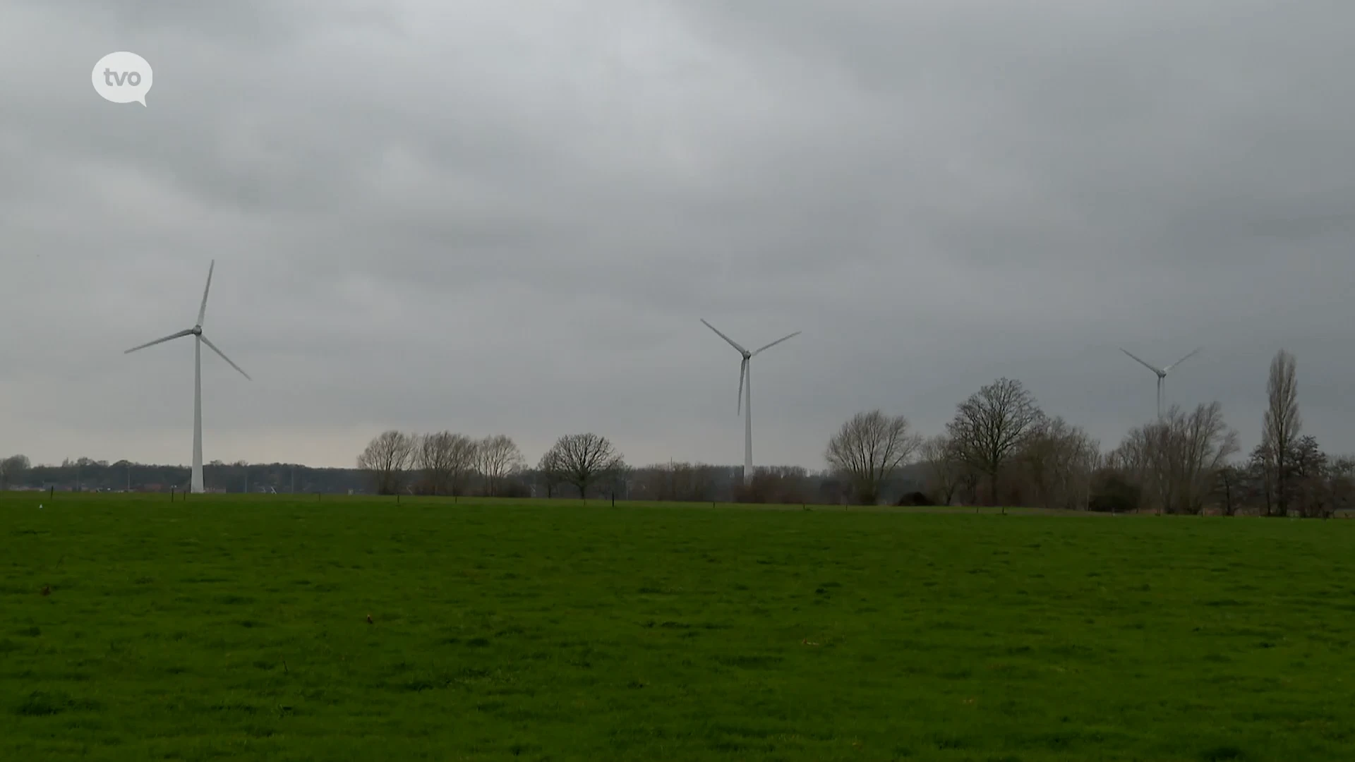 Protest tegen windturbines langs E40 in Kwatrecht: "We willen geen monumenten in onze tuin"