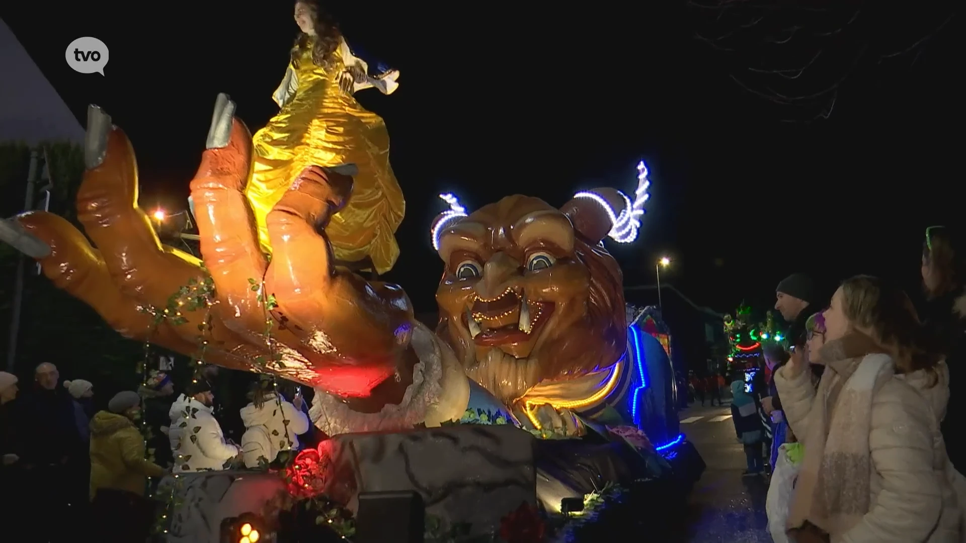 In Zottegem zijn ze alweer in feestmodus: dertigtal carnavalswagens en zeshonderd carnavalisten palmen stad in