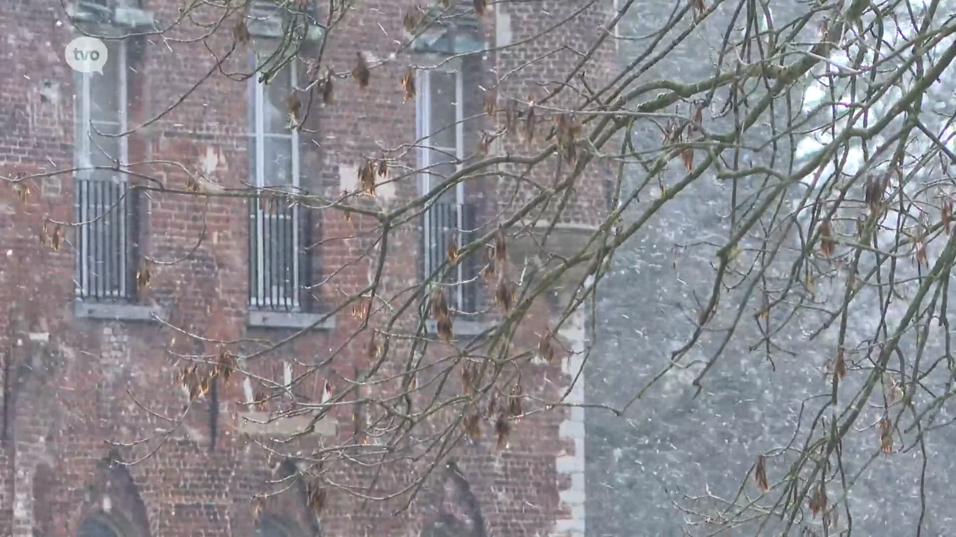 Plots was daar de eerste sneeuw, maar nergens bleven de vlokken liggen