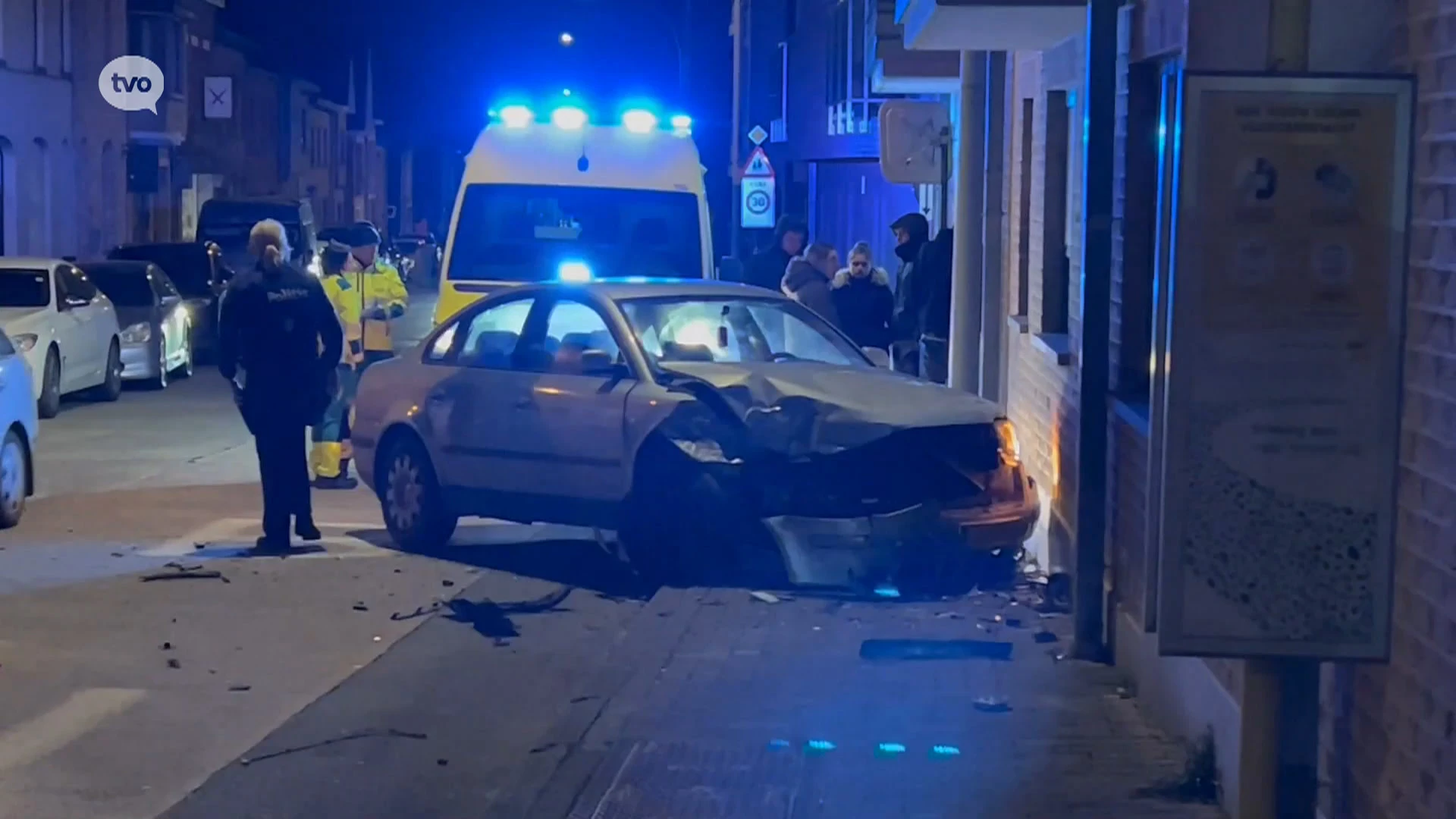 Wagen belandt tegen gevel na verkeersongeval in Herzele