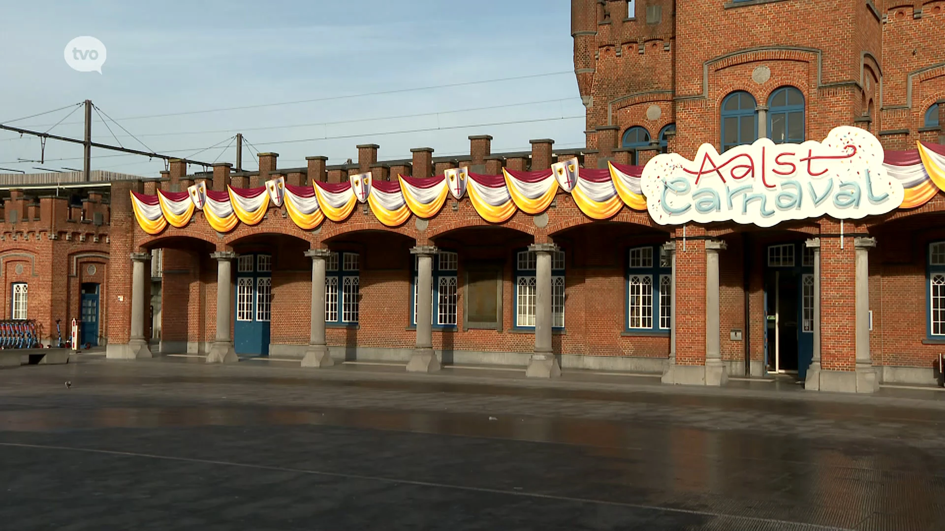 Aankleding Aalst Carnaval is volop bezig aan station en op de Grote Markt