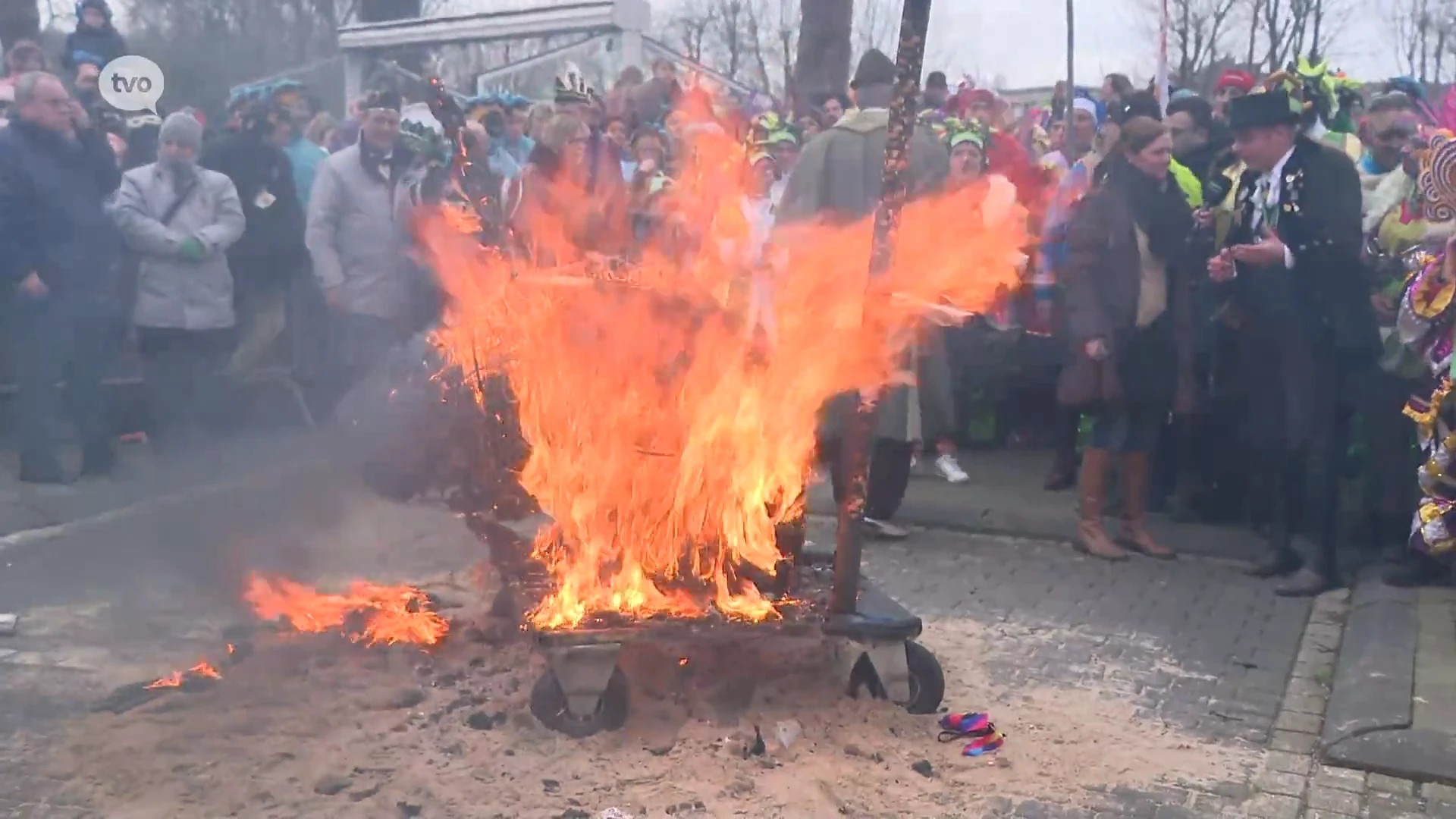 Ook aan de carnavalsdagen in Ninove komt er een eind met de verbranding van de wortel