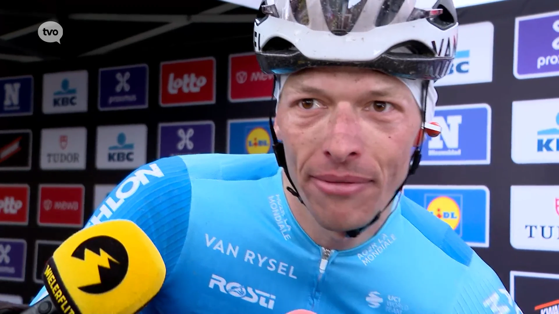 Jan Tratnik wint Omloop, Oliver Naesen heel knap vierde: "Als je vooraf de benen niet kan inschatten, is dit een mooi resultaat"