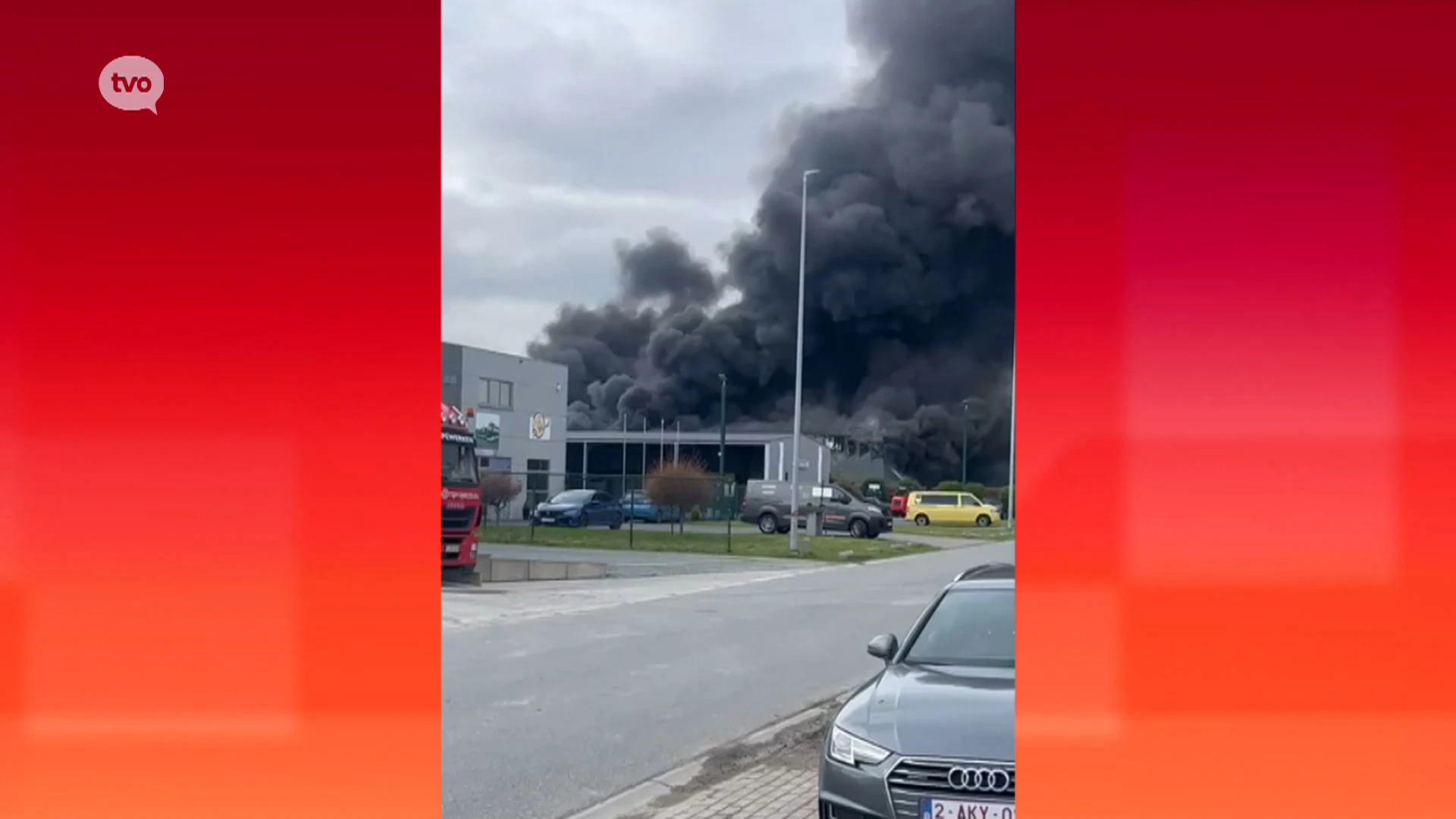 Zware brand op industrieterrein D'Helst in Lebbeke: volledige brandweerzone Oost opgeroepen
