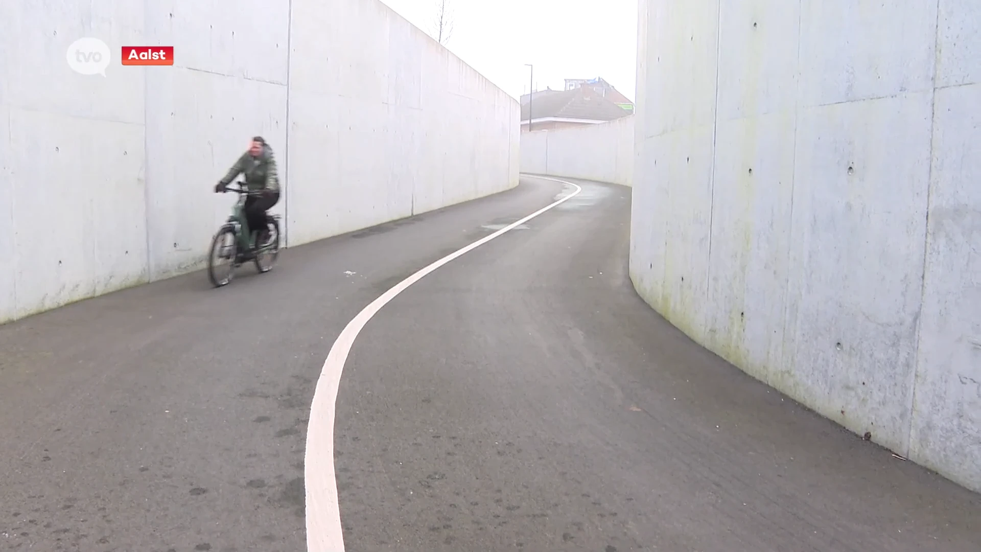 De fietstunnel Leirekensroute N411 wordt de Kamiel Sergant tunnel, ter ere van de Keizer