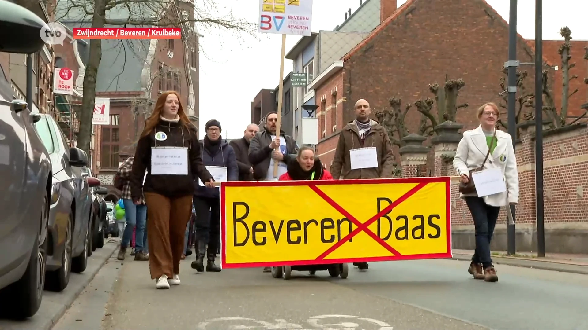 200 Zwijndrechtenaren komen op straat tegen monsterfusie: "Beveren buur? Ja! Beveren baas? Neen!"