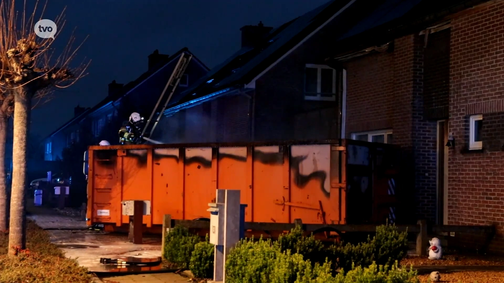 Afvalcontainer voor huis in Zele in brand gestoken