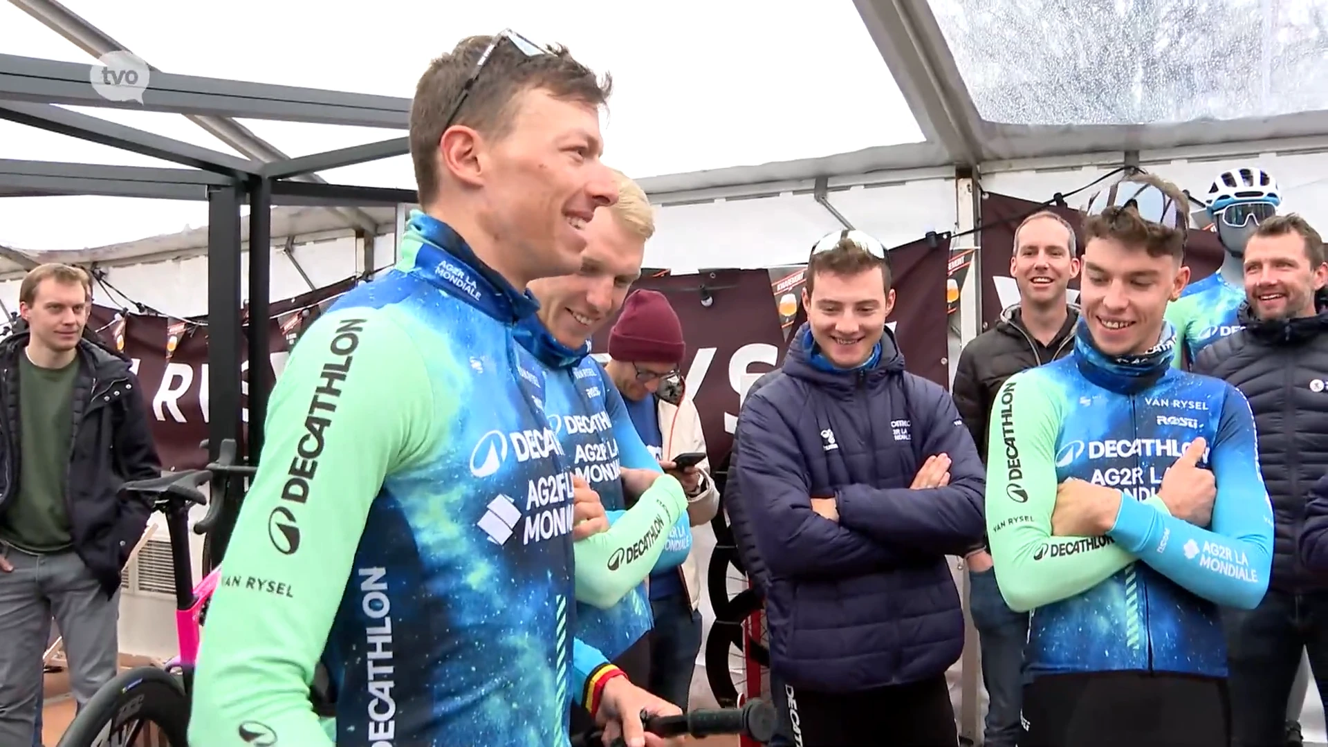 Oliver Naesen (Decathlon AG2R La Mondiale) verkent kasseien in Roubaix: "Ik ben hier al alle plagen van Egypte tegengekomen"