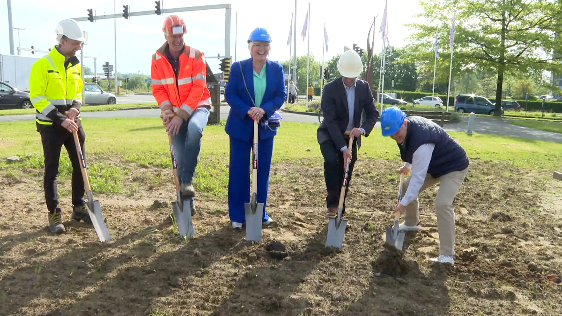 Voorbereidende wegenwerken aan kruispunt Mechelse Poort in Dendermonde zijn gestart