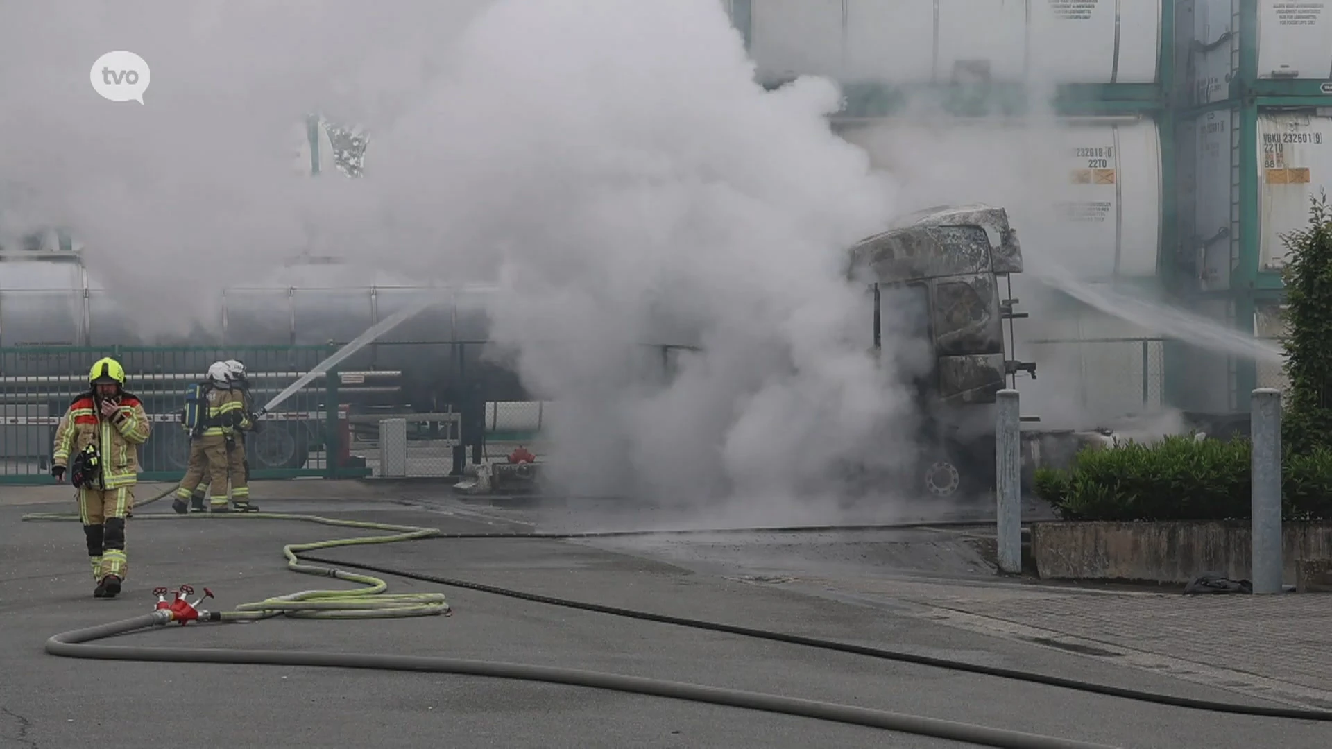 Geparkeerde vrachtwagen gaat in vlammen op in Sint-Gillis-bij-Dendermonde