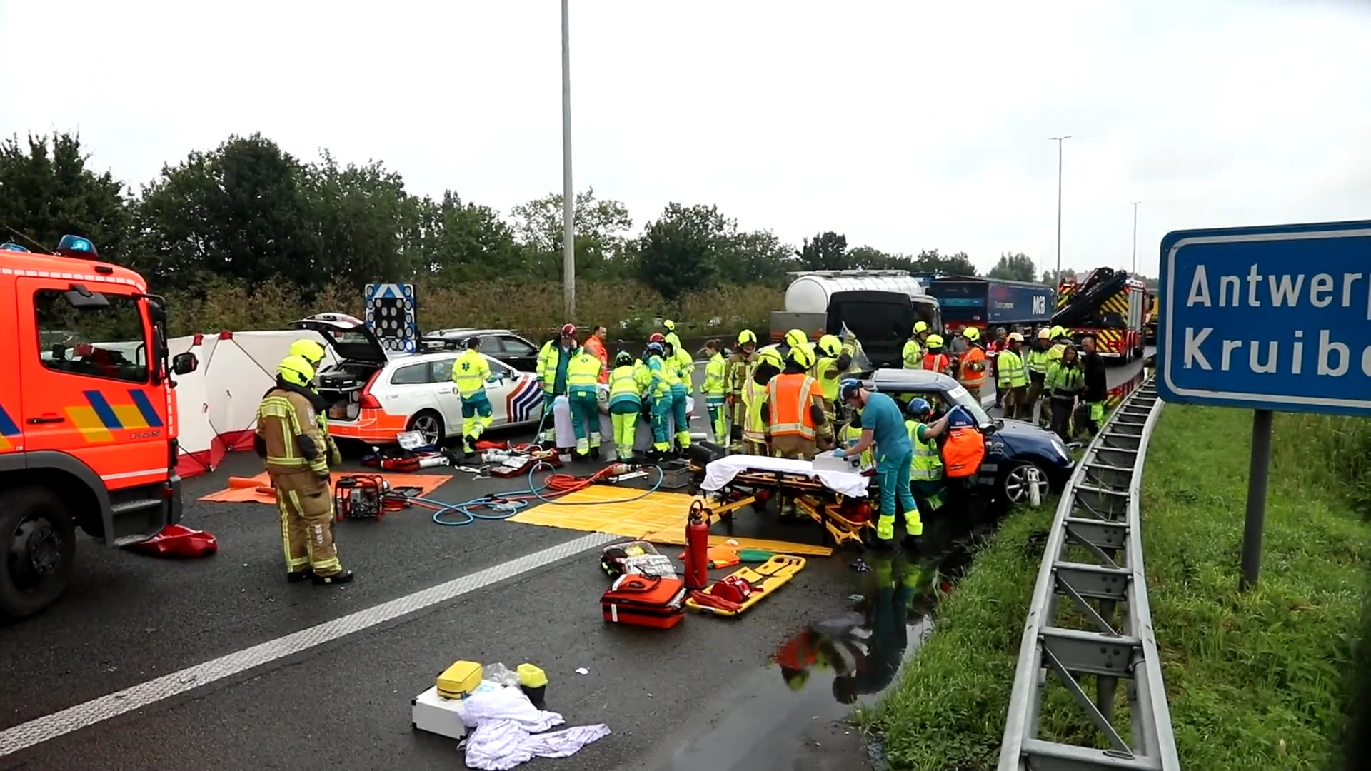 Stevig ongeval op E17 in Haasdonk: vijf gewonden