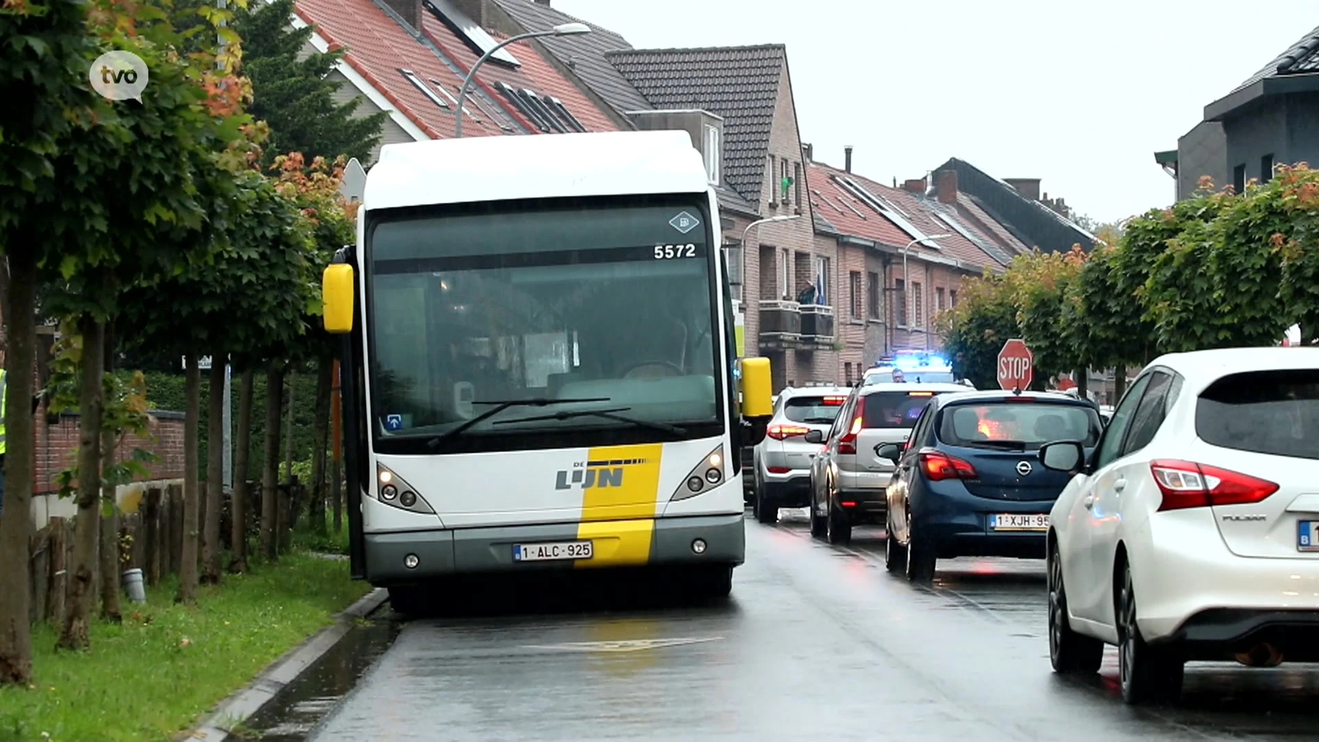 Temse: appartement loopt schade op door klapband van lijnbus