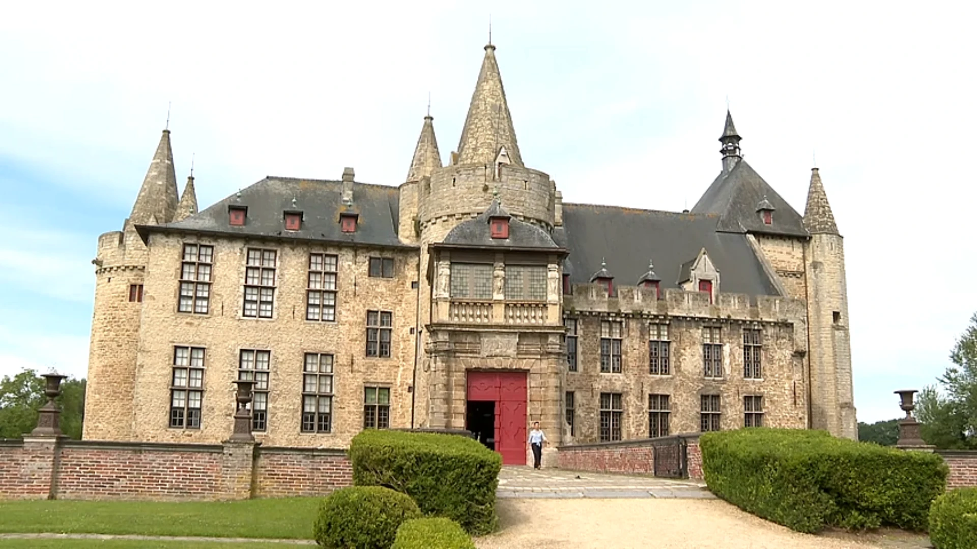 Lichtprojectie toont unieke en eeuwenoude muurschilderingen in Kasteel van Laarne