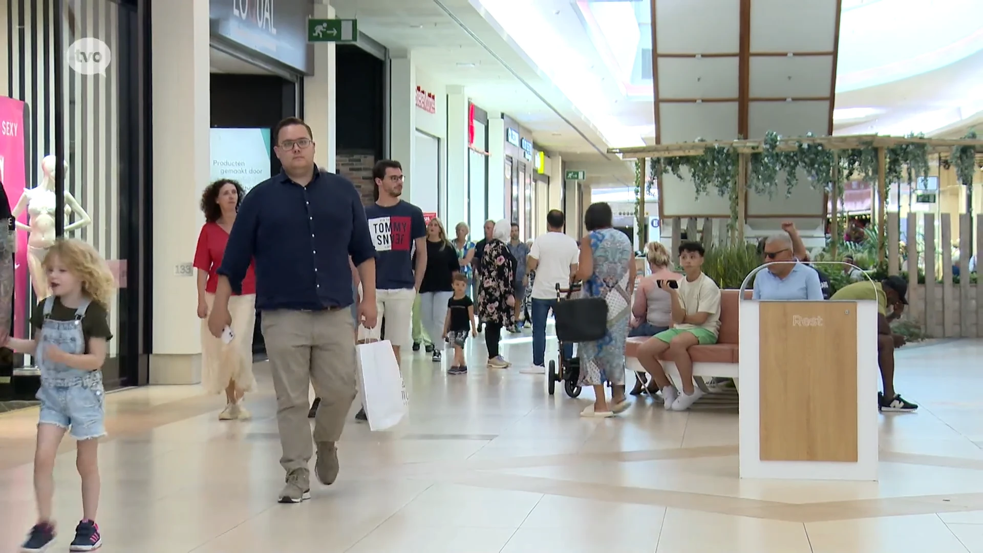 Succesvolle zomersolden: "De rekken spreken voor zich. Dit is alles wat er nog overblijft"