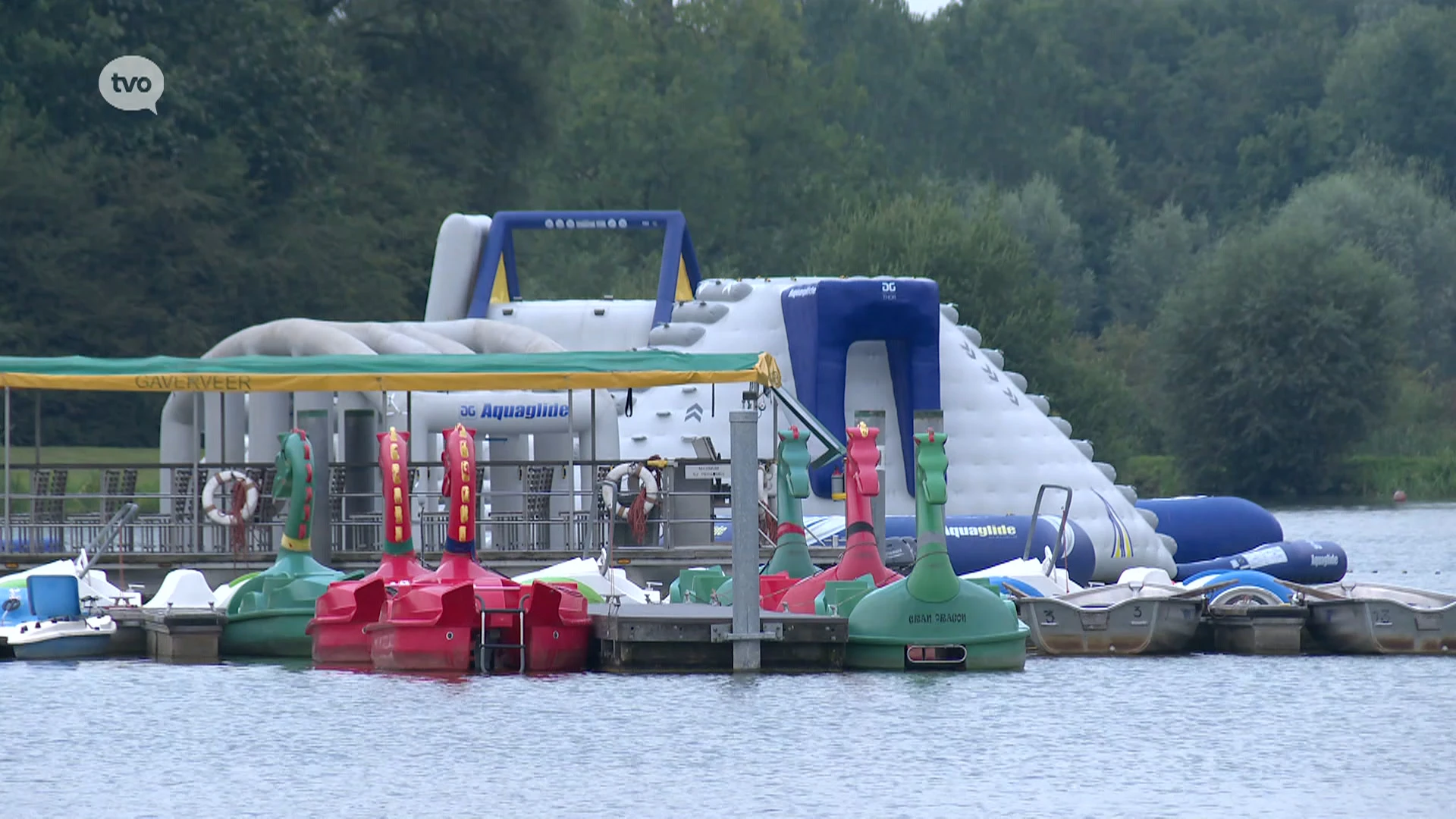 Watersporten opnieuw toegelaten op De Gavers, zwemmen nog niet, omwille van de blauwalg