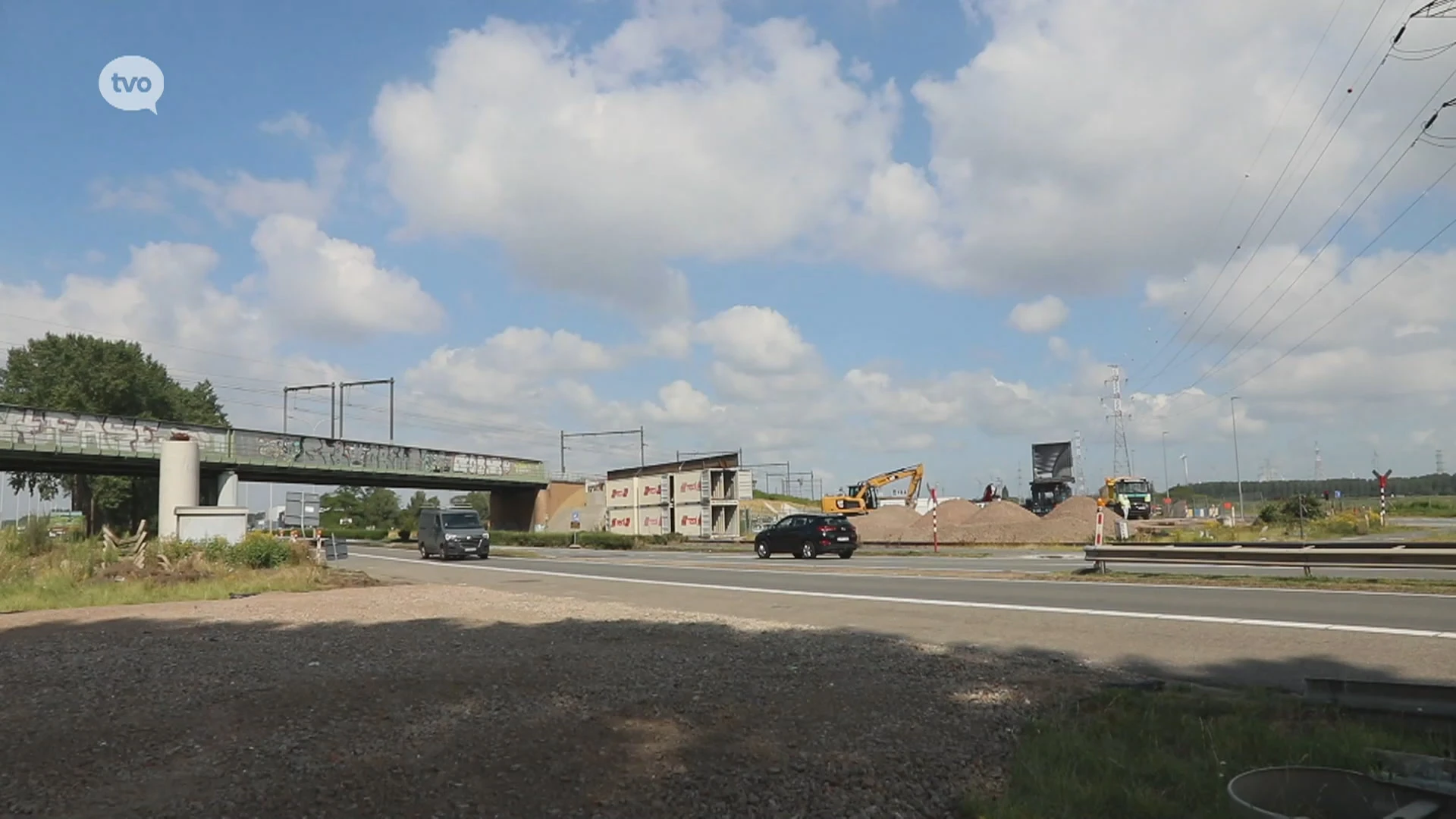 E34 één nacht afgesloten voor plaatsen van fietsbrug in Melsele