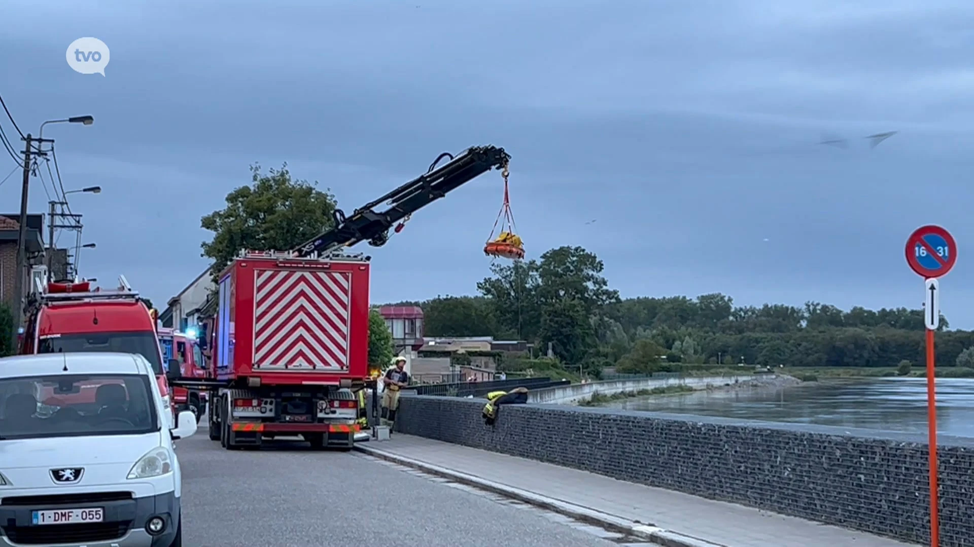 Brandweer haalt lichaam uit het water in Wichelen