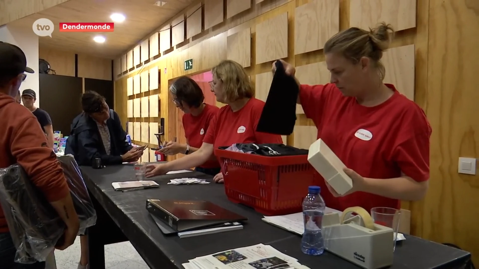 Warme Winkel Dendermonde helpt gezinnen met gratis schoolspullen