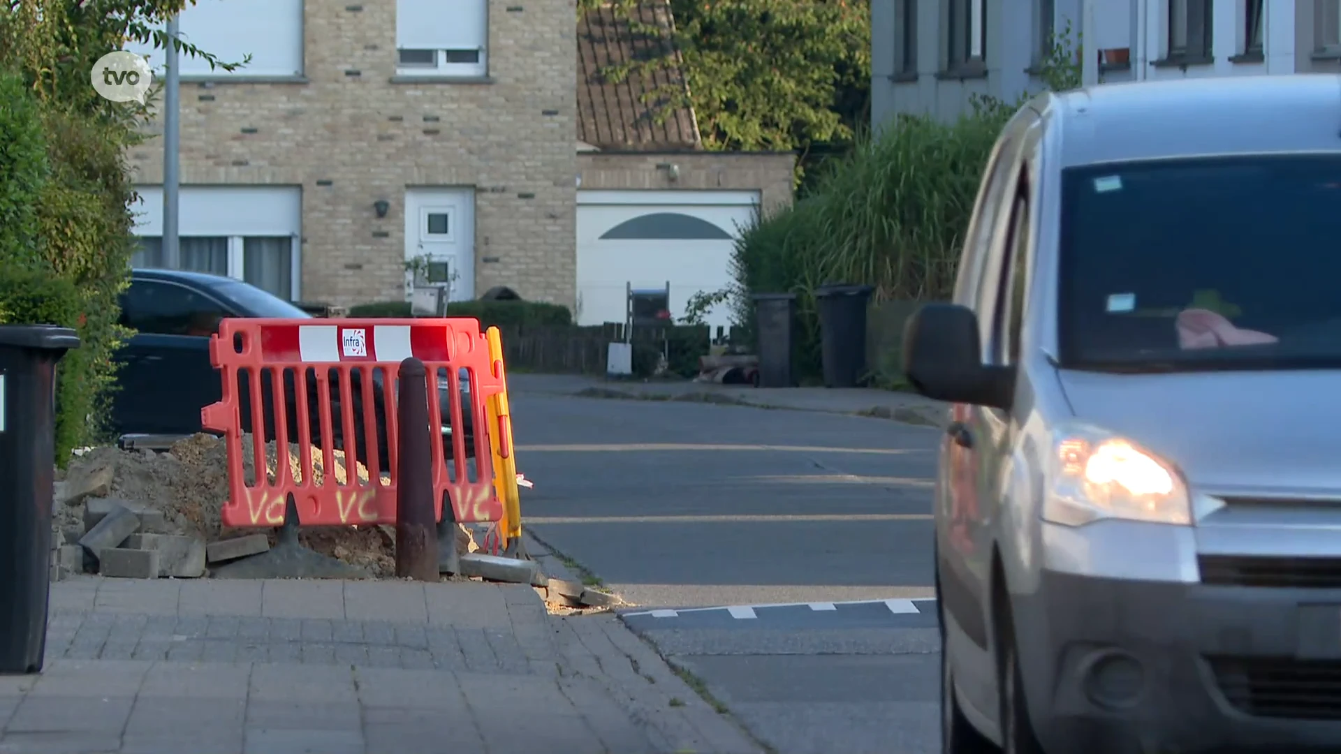 Bewoners 'Nieuwe Wijk' in Erembodegem zijn sluipverkeer kostbeu: "Ze schuiven honderden meters aan, zonder tijd te winnen"