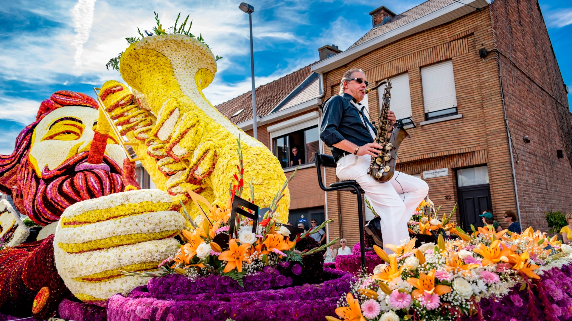 Kijk via onze livestream live naar de Bloemencorso van Sint-Gillis-Dendermonde