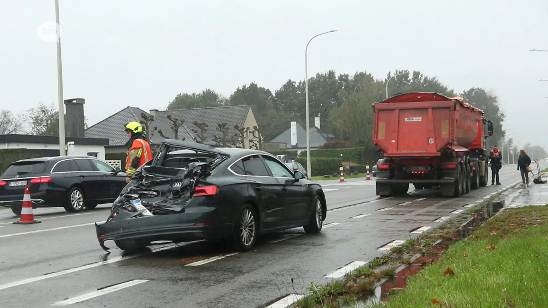 Man gewond na botsing met vrachtwagen op N70 in Belsele