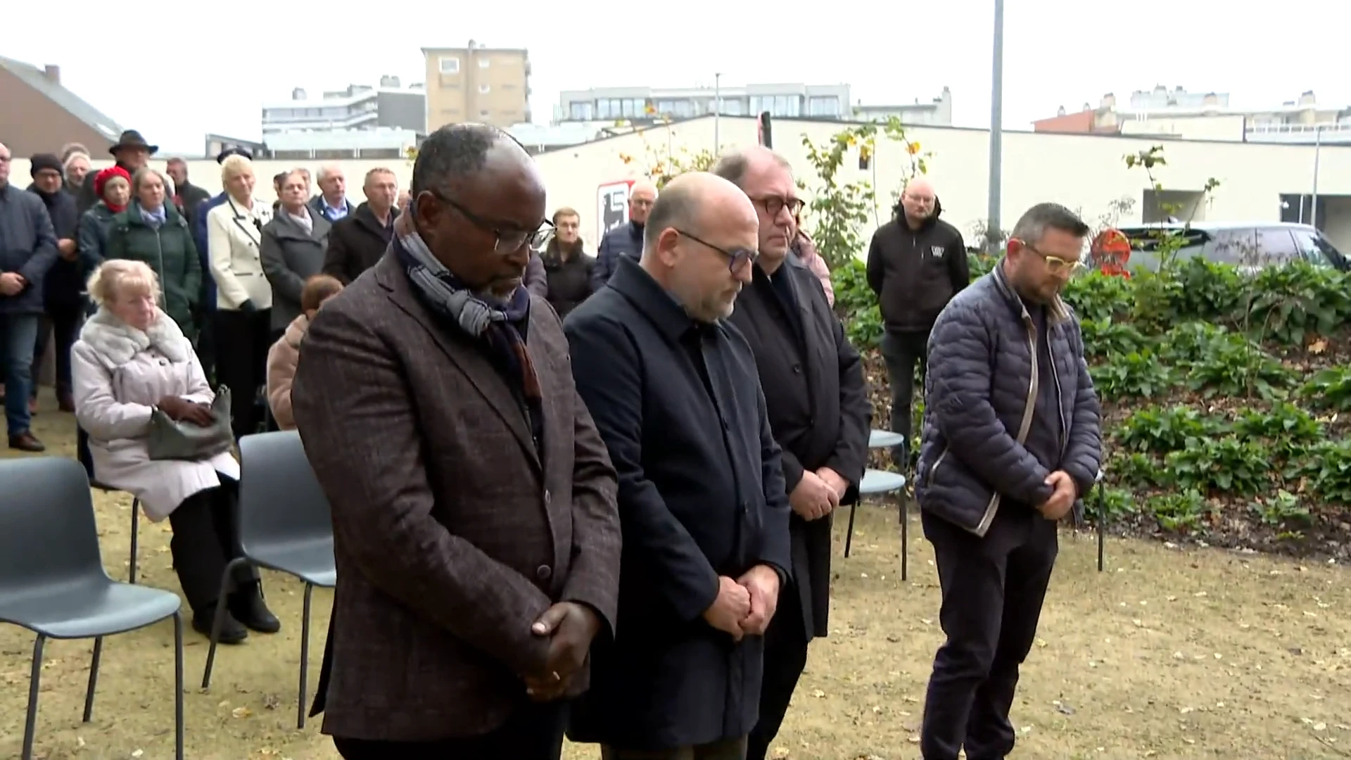 Jaarlijkse herdenking slachtoffers van Bende van Nijvel aan Delhaize in Aalst: "Er zijn meer vragen dan antwoorden"