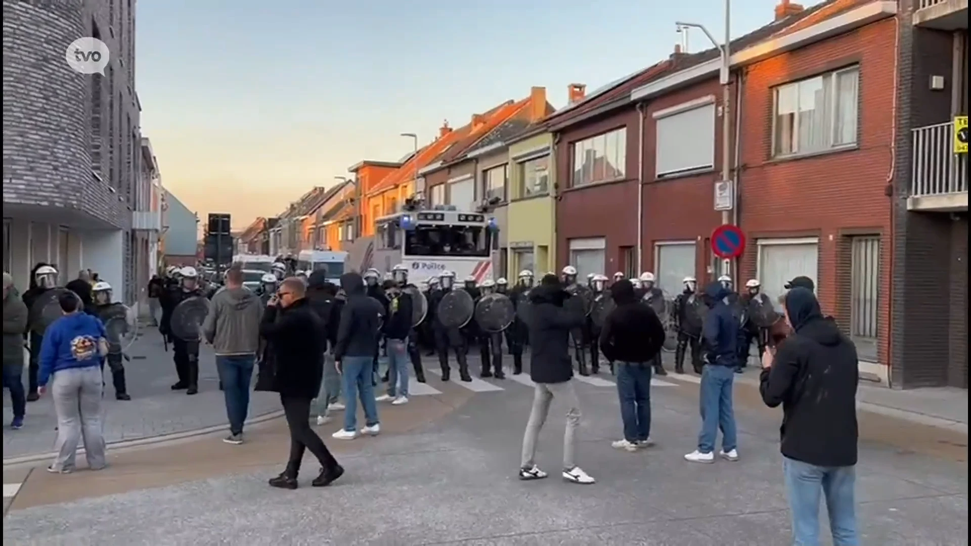 Acht hooligans opgepakt na huiszoekingen in nasleep van supportersrellen tussen Beveren en Lokeren