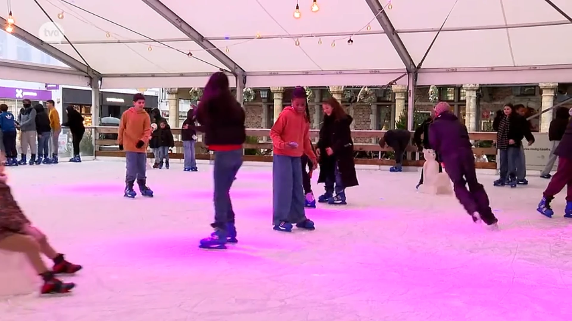 Schaatsliefhebbers halen hun hart op, want de ijspistes zijn weer open: "Belangrijk dat dit blijft bestaan"