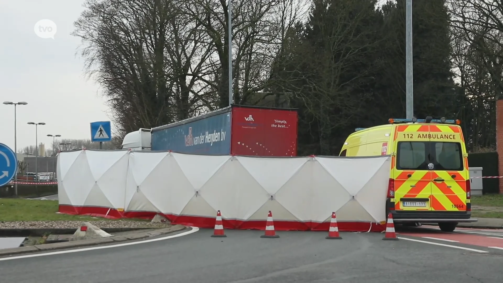 Wielertoerist van 27 sterft na aanrijding met vrachtwagen in Temse