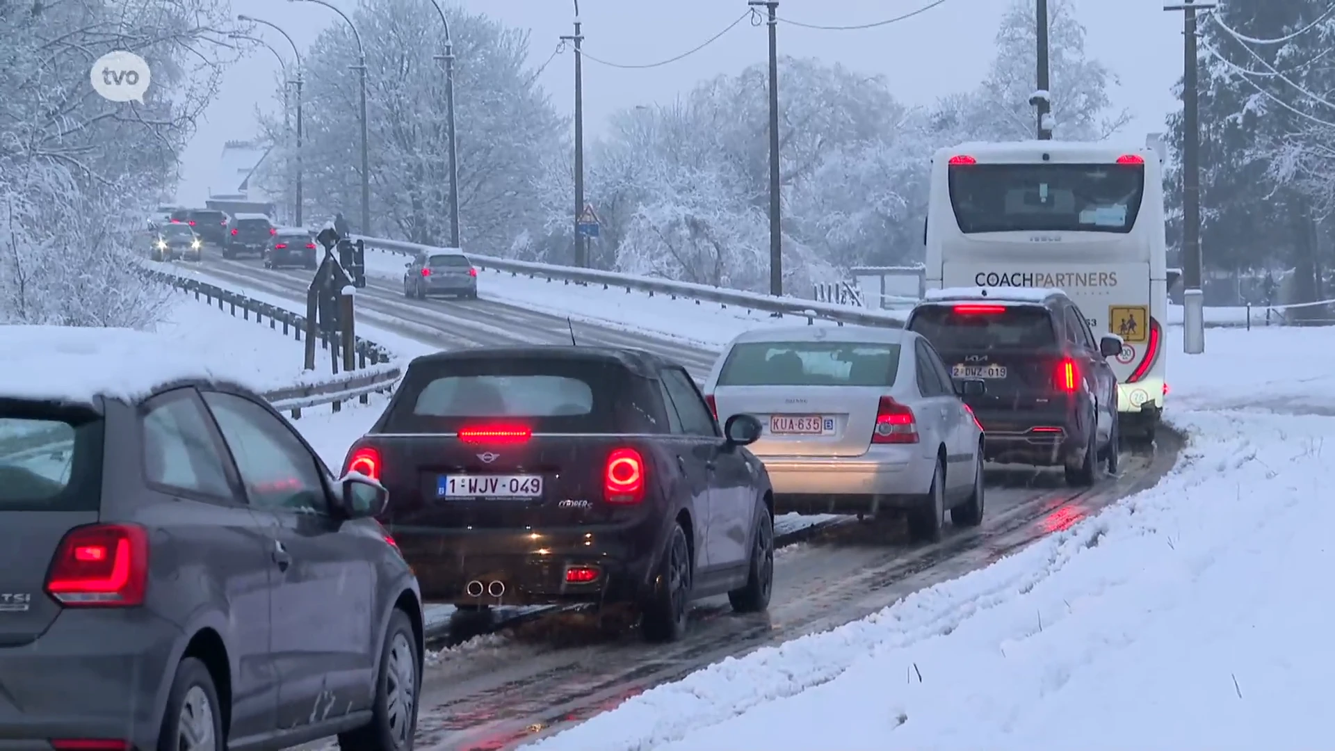 Onaangekondigde sneeuwbui verrast Dendermondse ochtendspits: "Het ging echt niet vooruit"