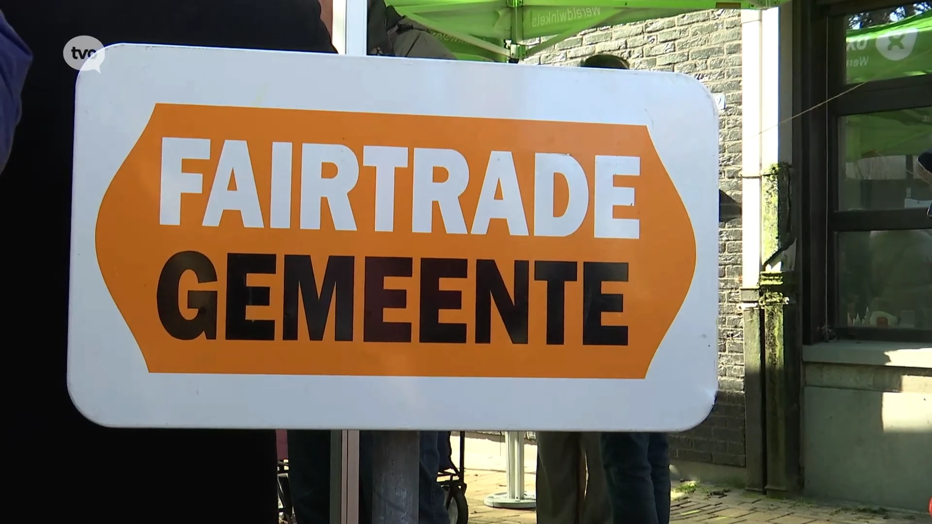 Vijfde Fairtrade-ster uitgereikt aan Beveren-Kruibeke-Zwijndrecht tijdens wekelijkse markt