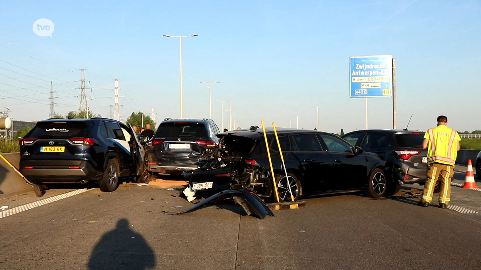 Vier gewonden bij kettingbotsing op E34 ter hoogte van Waaslandhaven-Oost