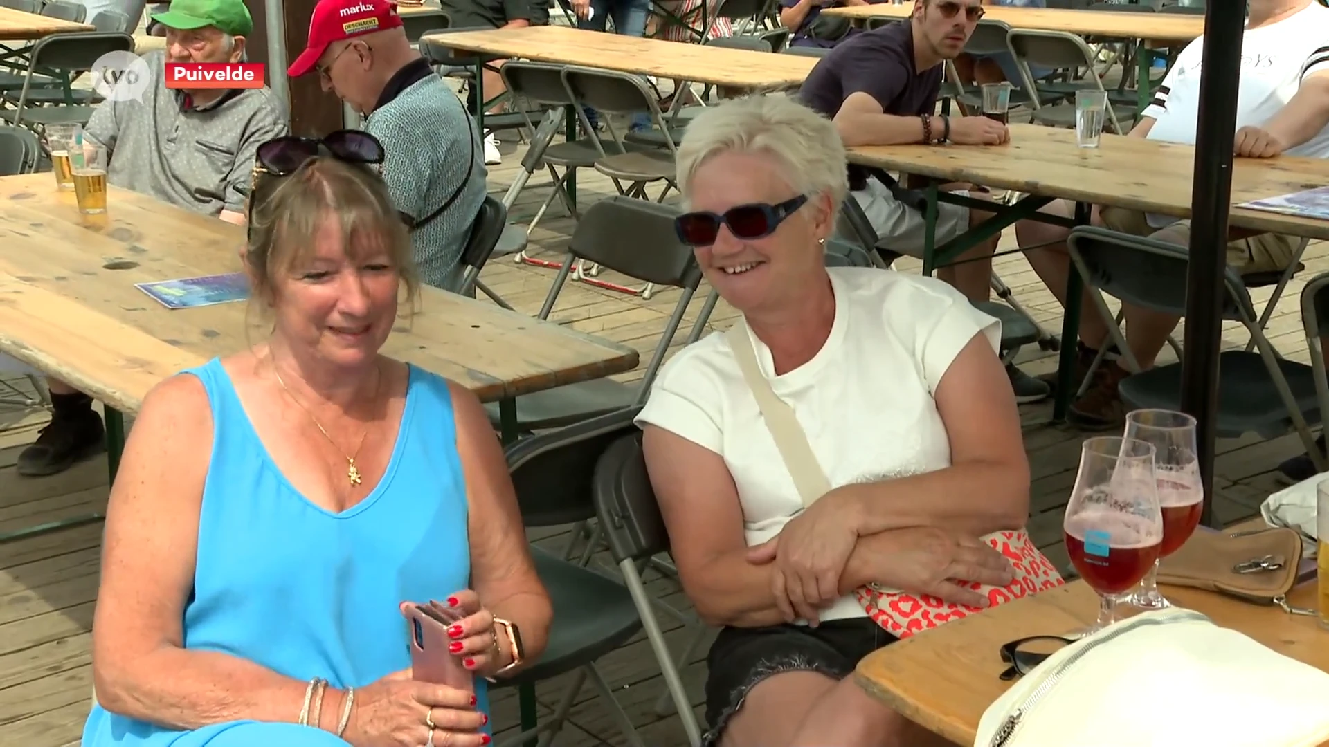 Puivelde Koerse: dat is veel sfeer, ook genieten voor supporters: "Eerst een tasje koffie en dan een stuk Puiveldse vlaai"