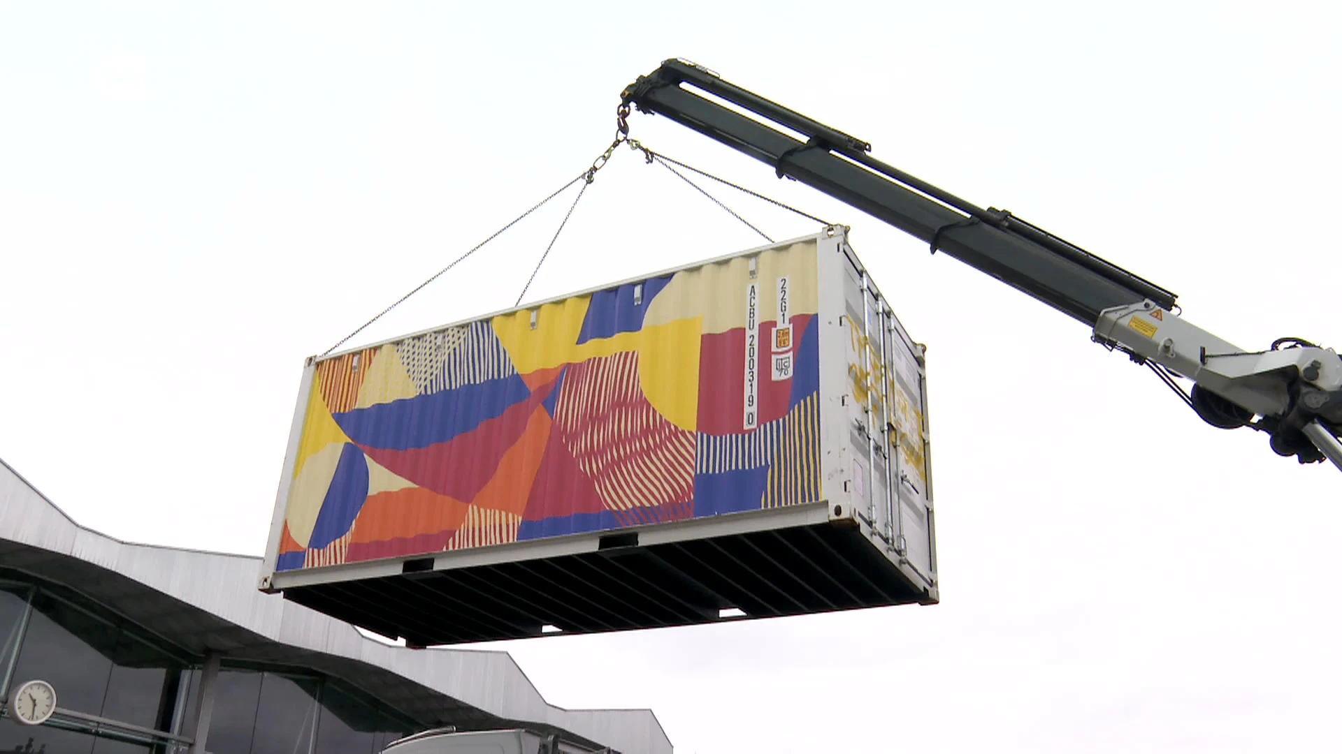 Kunstcontainers in Sint-Niklaas vertrokken richting Haven van Antwerpen
