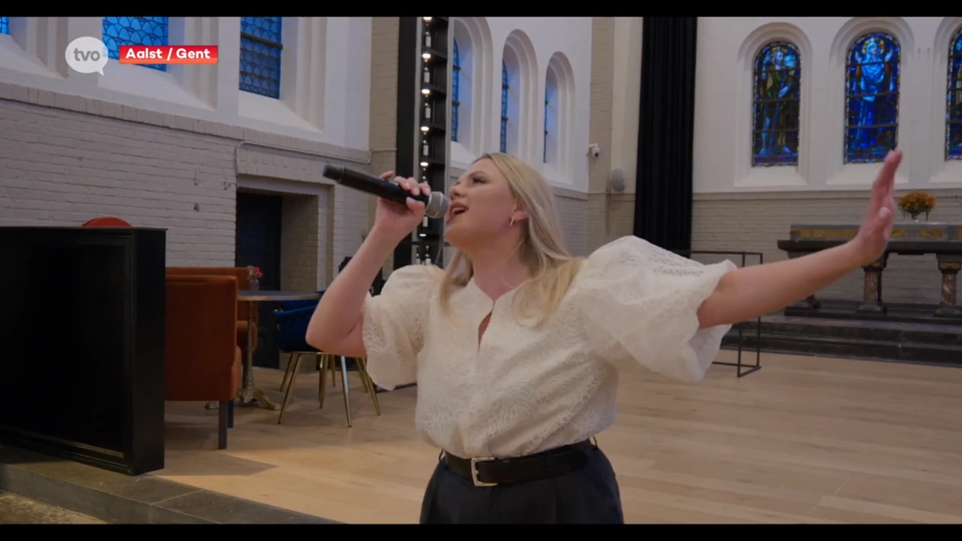 Oekraïense vluchtelinge Maria Rak stelt debuutsingle voor in Heilig Hartkerk in Aalst