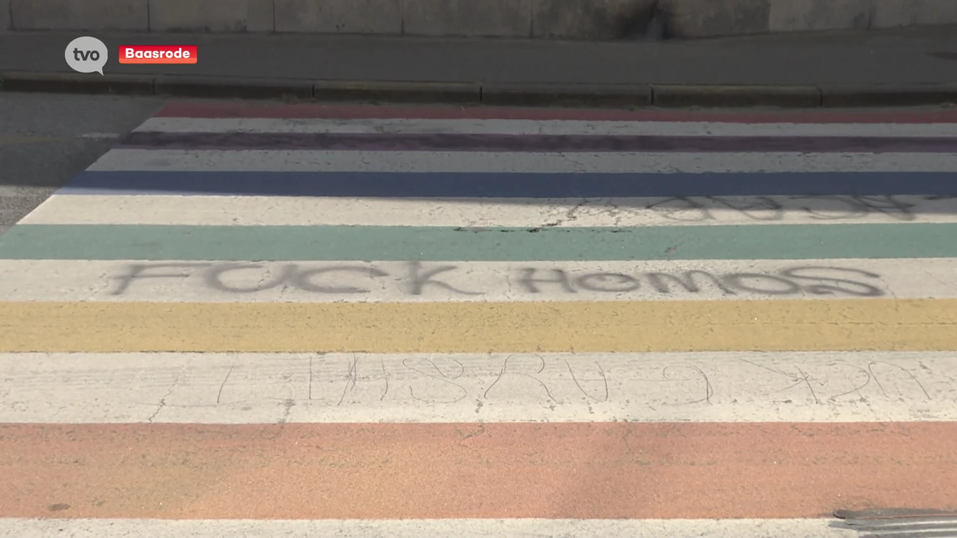 Regenboogzebrapad in Baasrode beklad met haatboodschappen: "Dit dulden we niet"