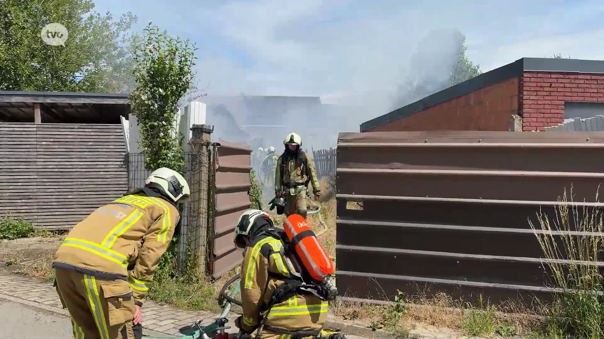 Bewoners van 5 huizen geëvacueerd nadat asbest vrijkomt bij woningbrand in Lede