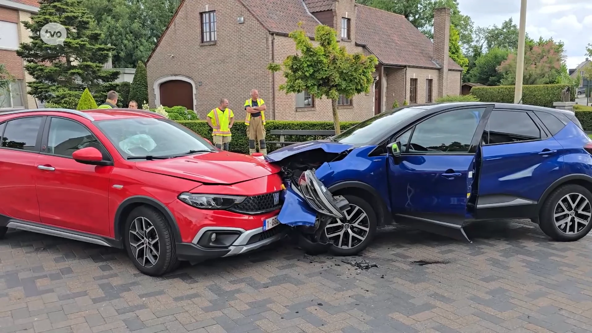 Bestuurster zwaargewond bij frontale botsing in Kattestraat in Kruibeke