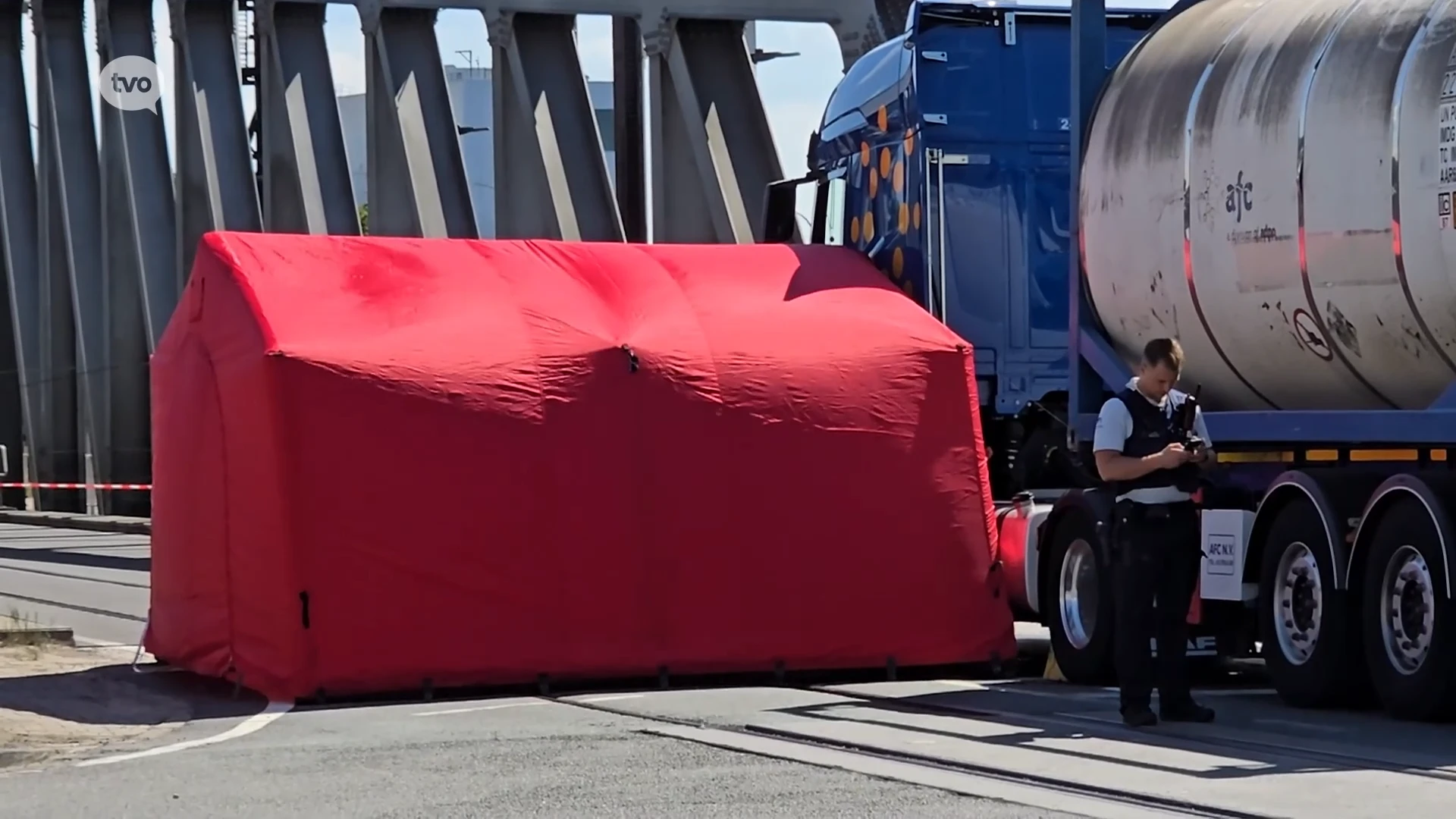 Dodelijk ongeval in Waaslandhaven: fietsster komt onder vrachtwagen terecht